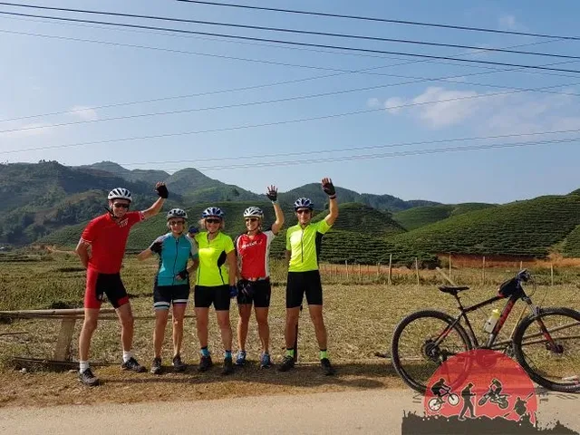 1 Day Phnom Penh Cycle To Mekong Island and Weaving Villages